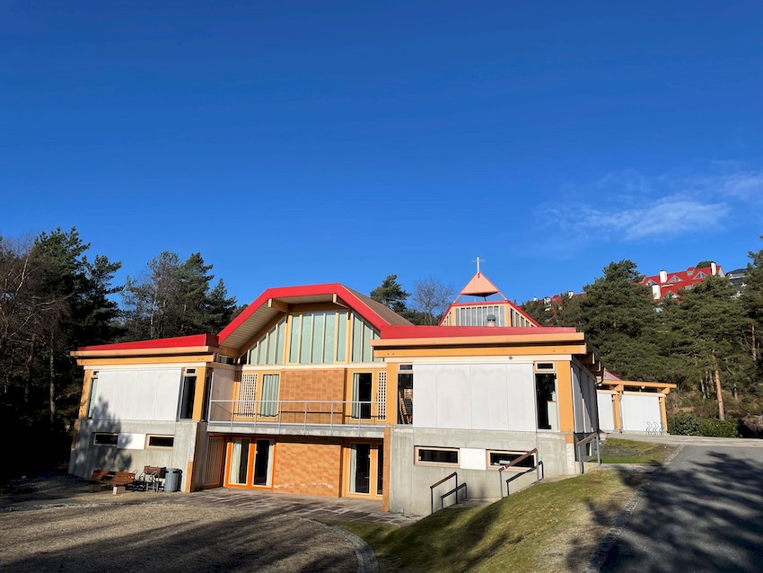 Foto Bønes kirke-kopi.jpg