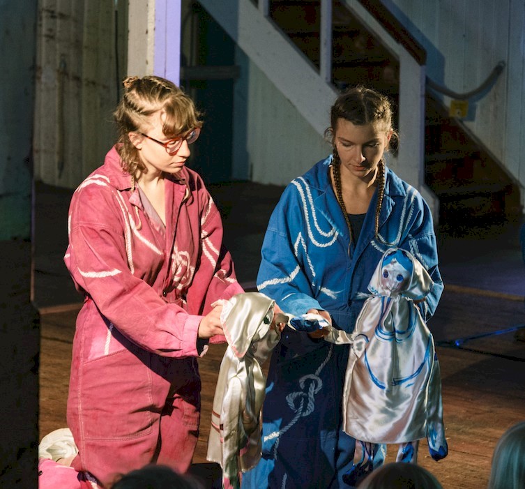 Små dukker_store følelser1_Mila Larvoll-kopi.jpg