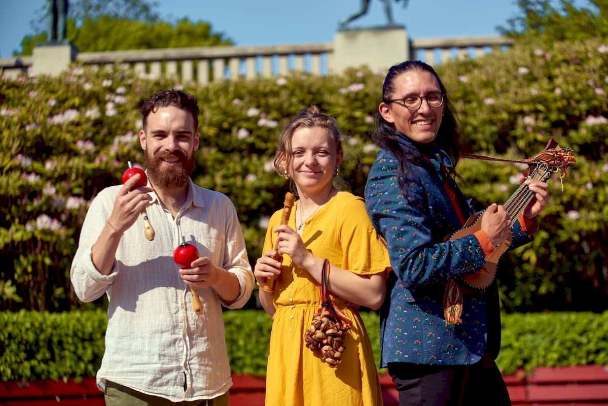 Tipp Tipp Tátara Ur(1200x800)-kopi.jpg