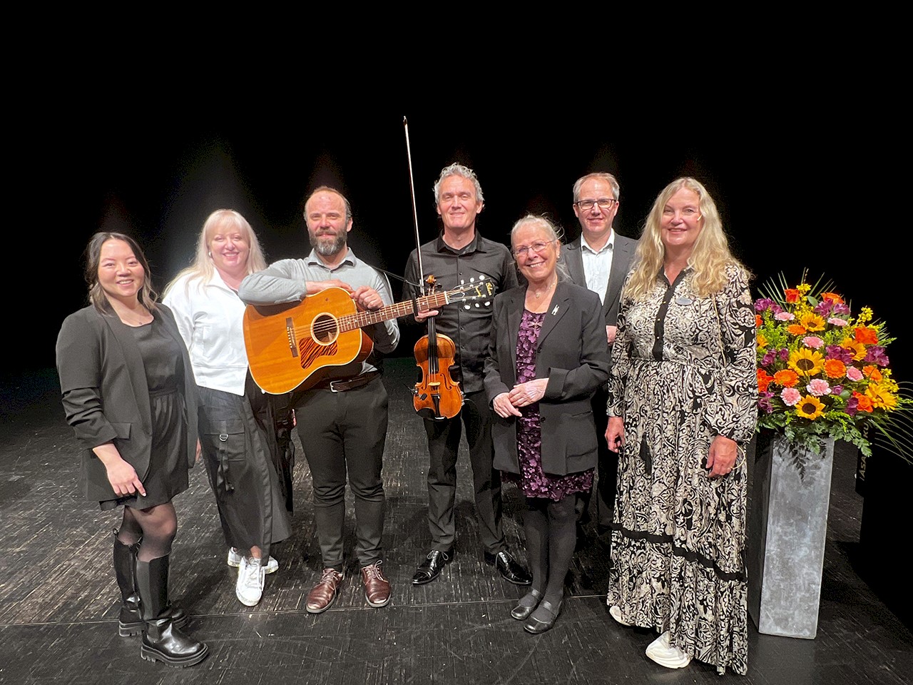 Åsane kulturhus HN - frivillige og musikere.jpg