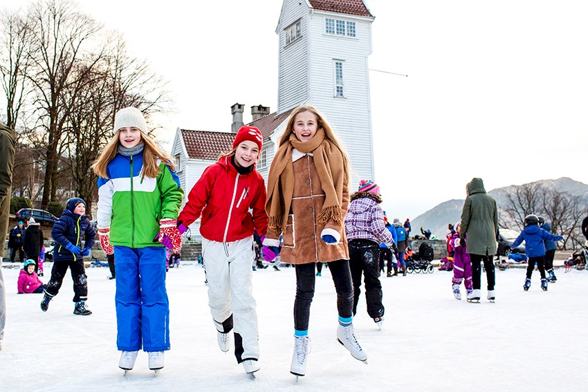 Skansen isbane_web_Idun_Jenni_Betine.jpg