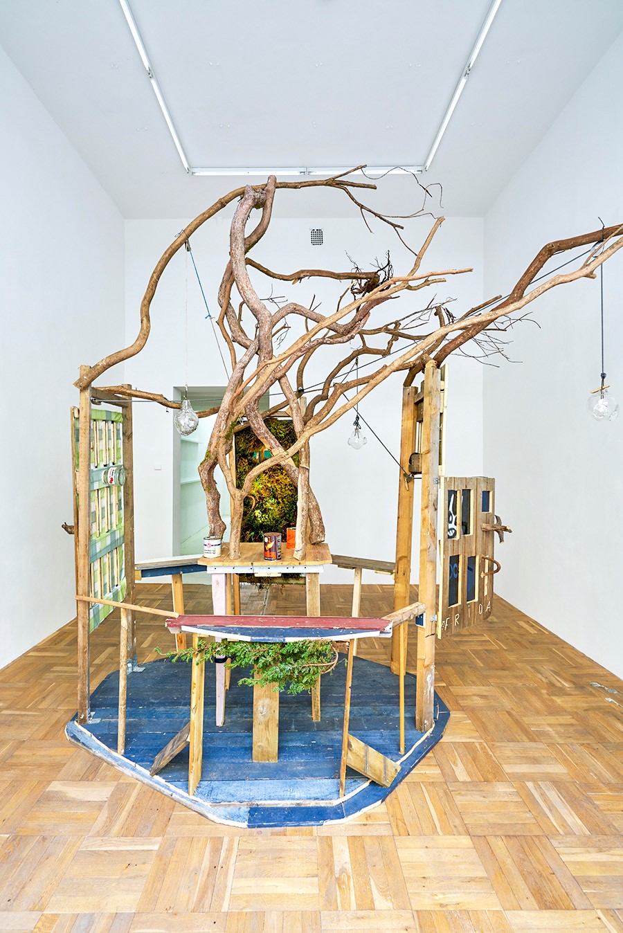 3_Valentin_Manz_Useful Junk.jpg