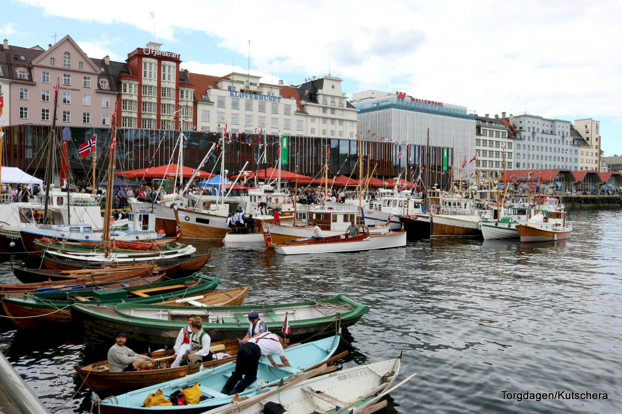 Foto: Torgdagen:KutscheraTorgdagen i Bergen.jpg