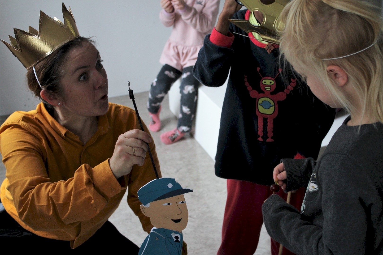 Forfatter og figur.JPG